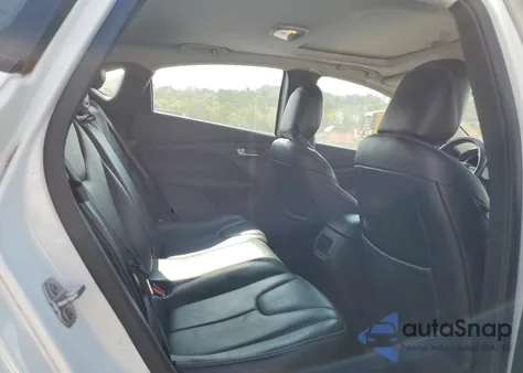 2015 Dodge Dart Limited z USA, uszkodzony, nr VIN 1C3CDFCB2FD243574